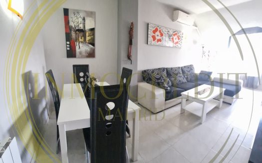 Precioso piso abuhardillado con ascensor, piscina, garaje y trastero