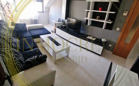 Precioso piso abuhardillado con ascensor, piscina, garaje y trastero